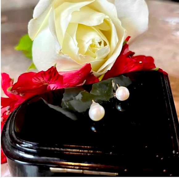 Jewelry - 🌹PEARL STUD EARRINGS 🌹6mm